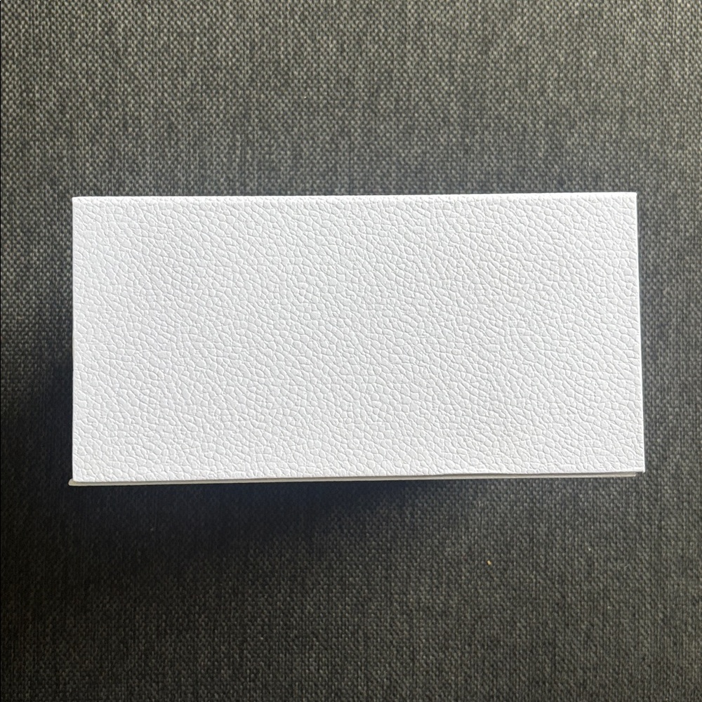 Dior White Box with Gold DIOR Logo - Picture 10 of 11